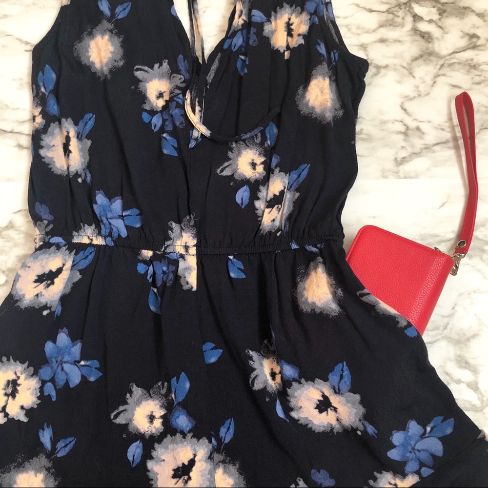 Forever 21 Sleeveless Floral Navy Romper Back Tie